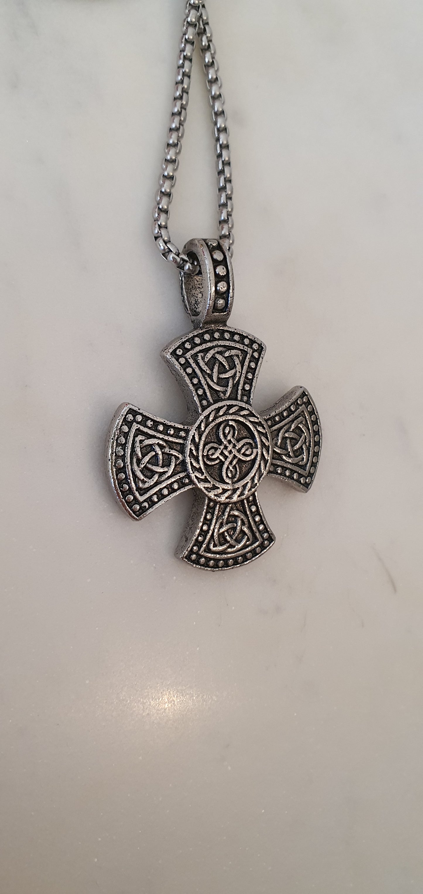 Viking Celtic - Trinity Knot Celt Symbol Necklace