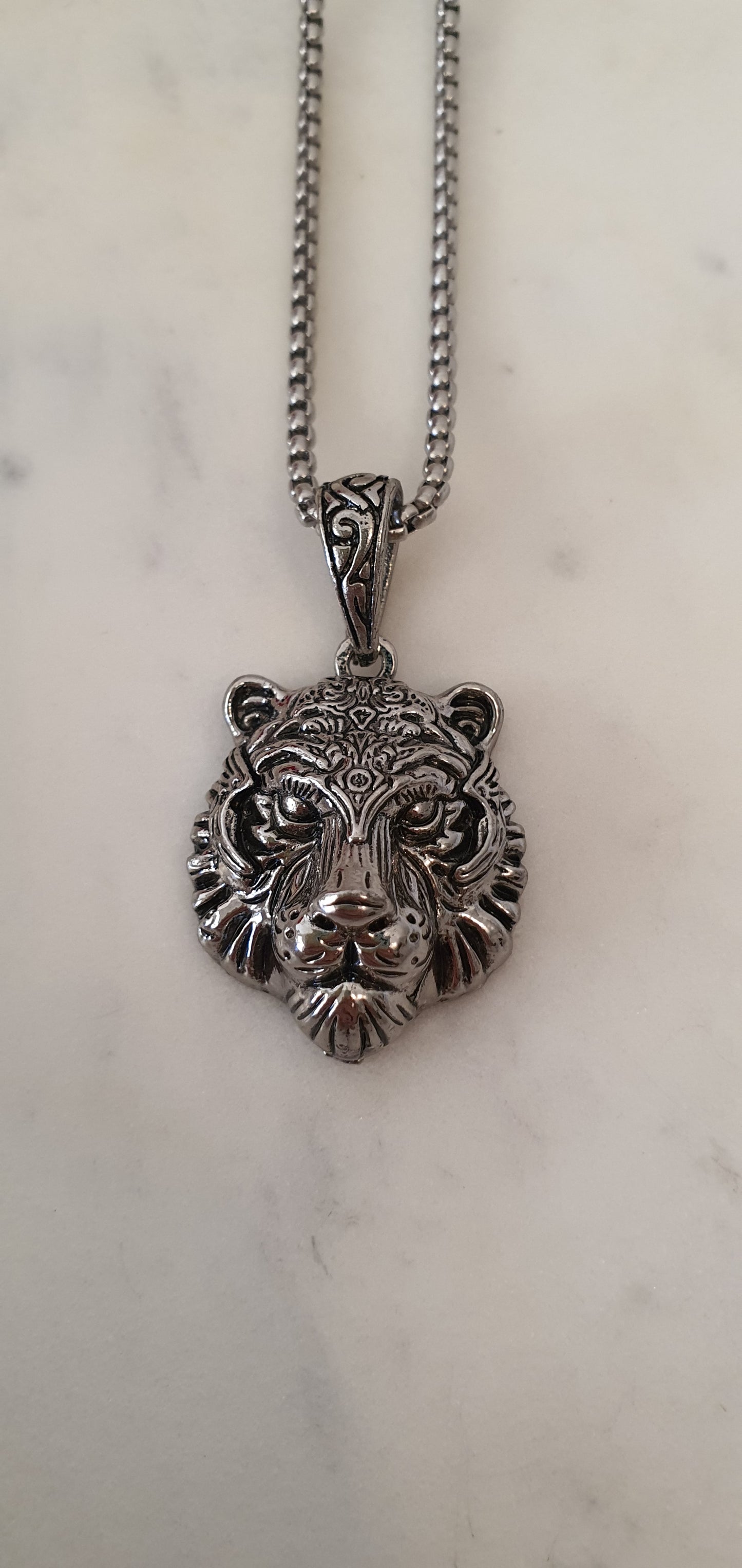 Viking Celtic - Silver Tigers Head With Knotwork Necklace