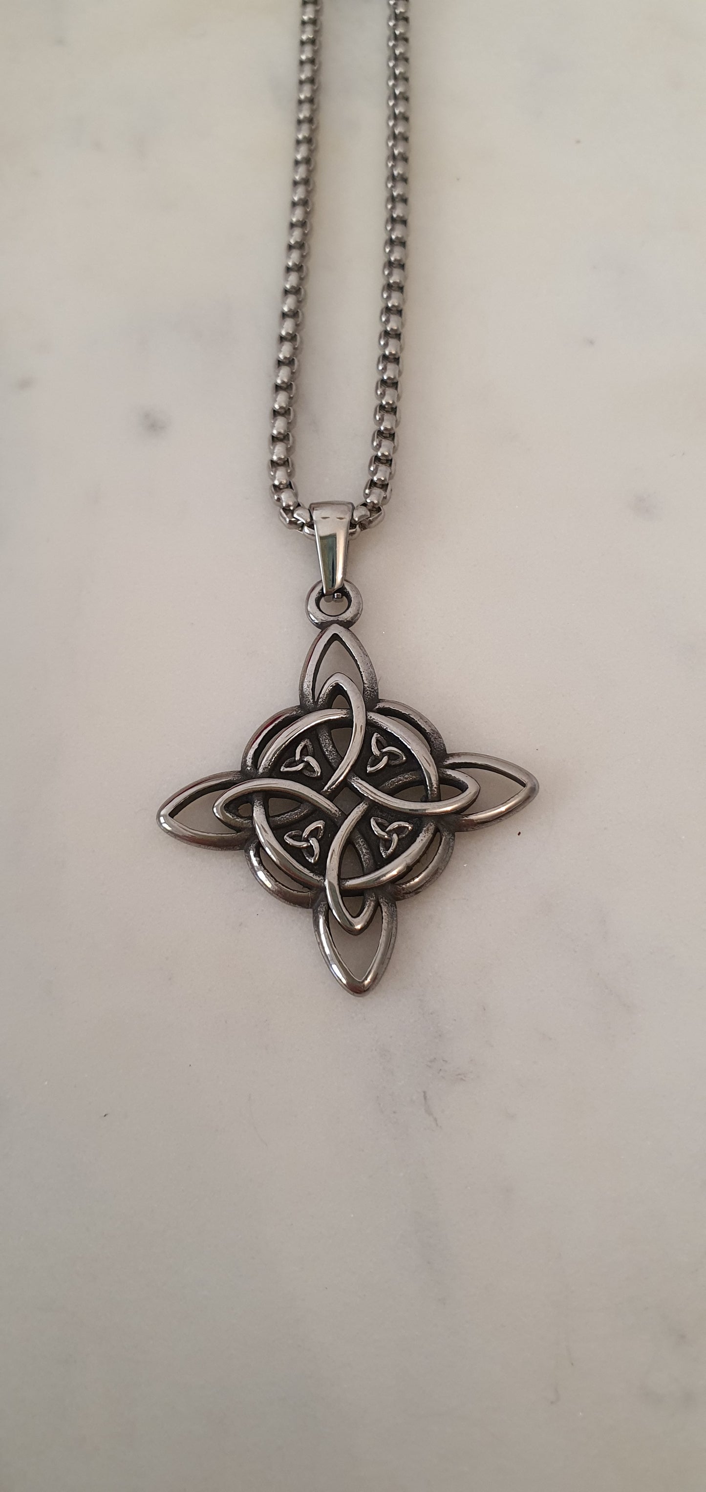 Viking Celtic - Celt Multiple Trinity Knot & Triquetra Necklace