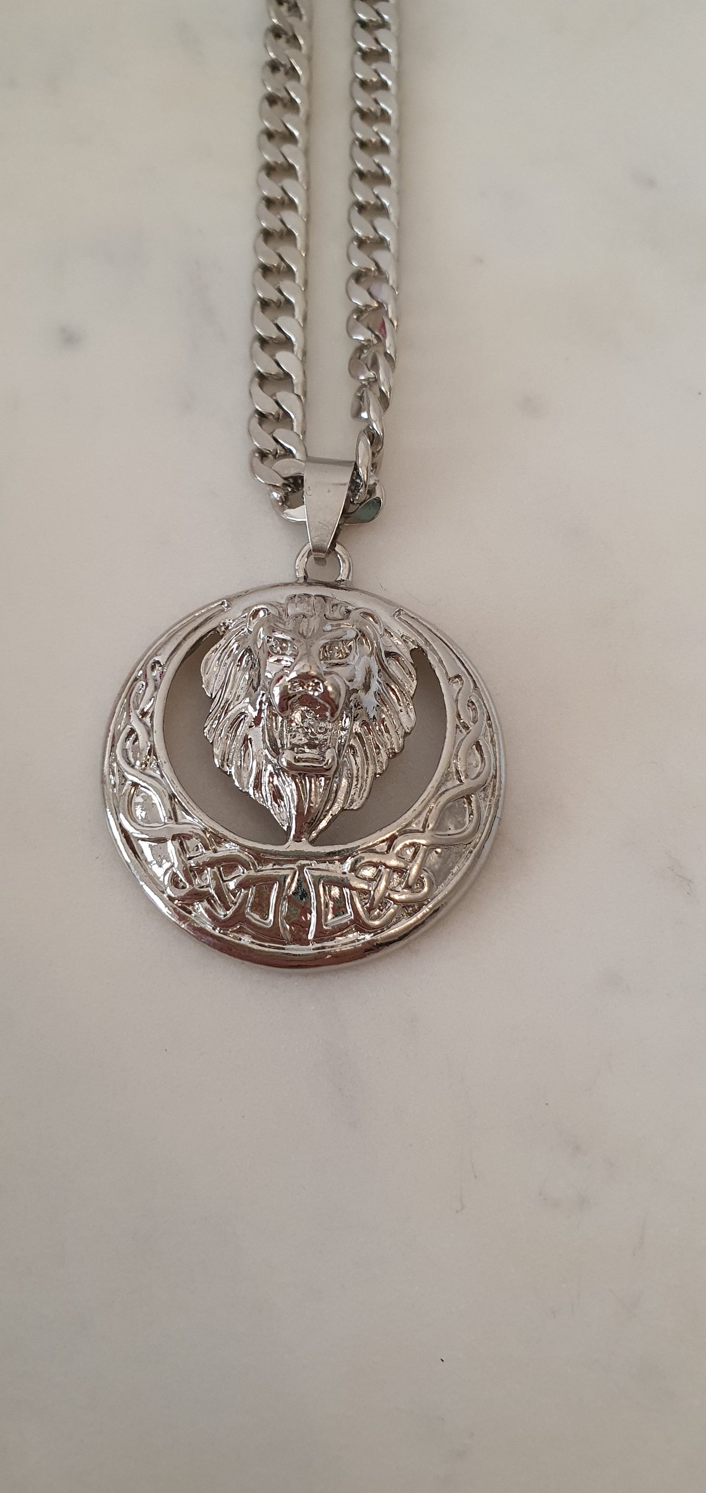 Viking Celtic - Roaring Lion With Knotwork Necklace