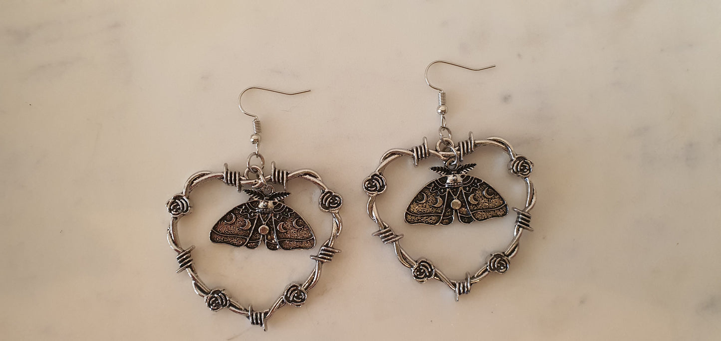 Goth Punk - Moths & Barbed Wire Set of Earrings - Trendy Gothic