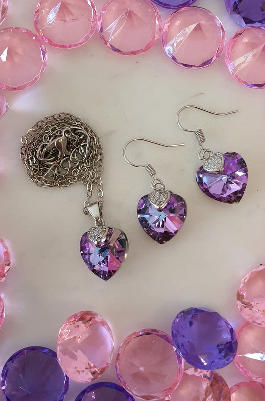 Stylish Bling Silver & Iridescent Purple Heart Set of Earrings & Necklace