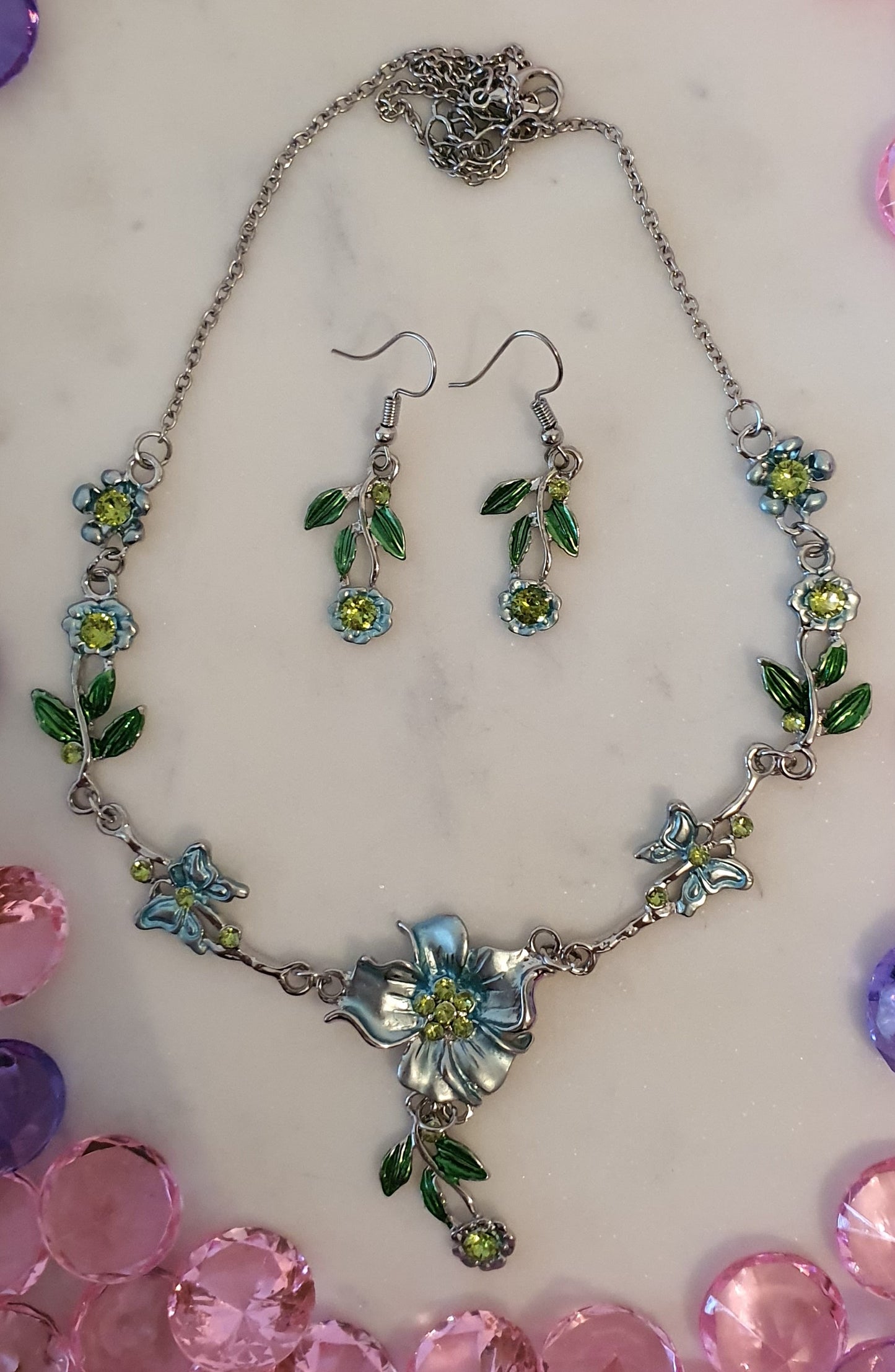 Stylish Bling Silver & Green Flowers Earrings & Necklace Set